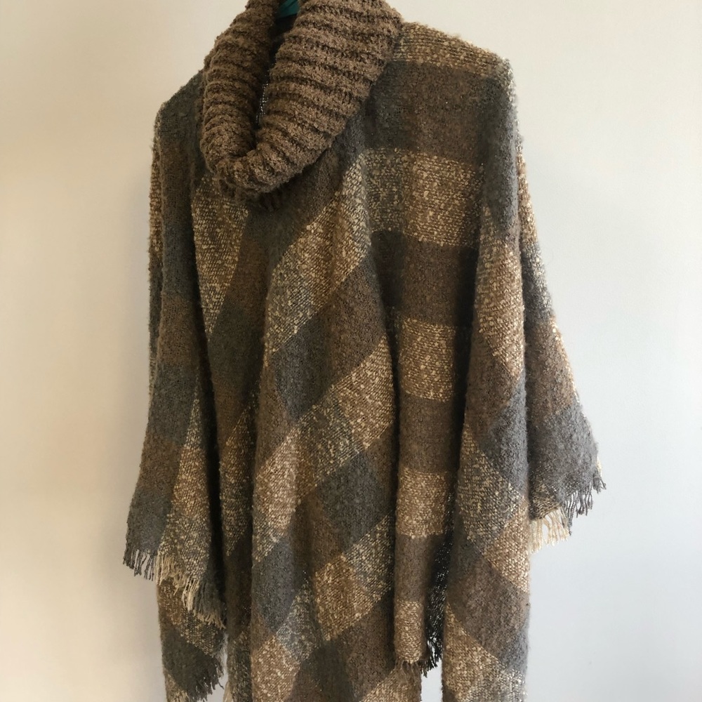 NWT Gray Plaid Fringed Turtle Neck Poncho